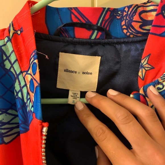 World Map Jacket - Picture 3 of 3